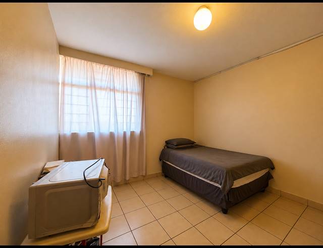 2 BEDROOM APARTMENT FOR SALE IN VEREENIGING CENTRAL